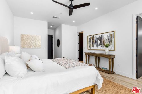 926 Valley St, Burbank CA  91505-2738 exterior