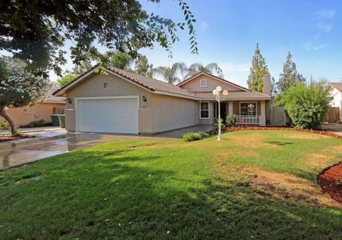 627 Huntington Ct, Lemoore, CA 93245-4398
