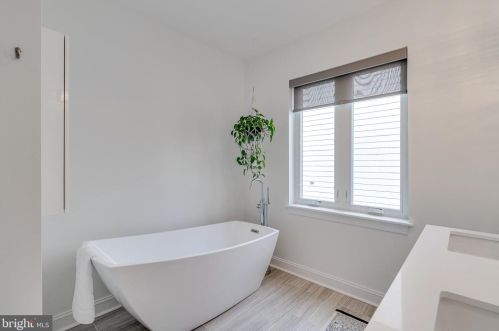 1421 Howard St, Philadelphia PA  19122-3905 exterior