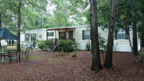 220 Lake Moultrie Dr, Bonneau, SC 29431-8537