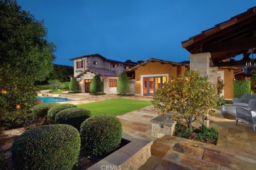 121 Canyon Crk, Irvine, CA 92603-0427