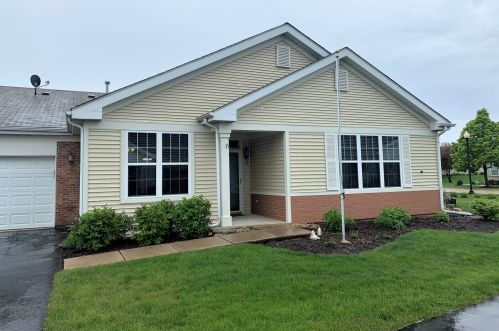 21450 Papoose Lake Dr, Joliet, IL 60403-1559