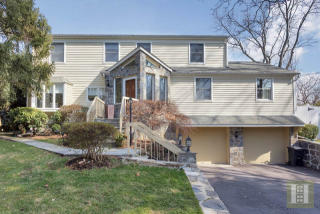 26 Annjim Dr, Greenwich, CT 06830-4826