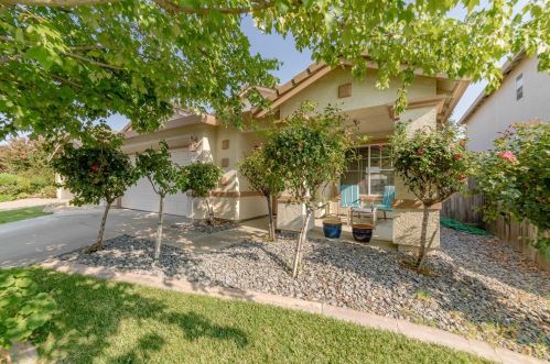 7108 Lyndale Cir, Elk Grove, CA 95758-6357