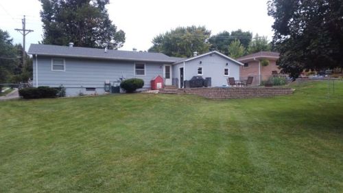 1700 Peninah St, Yankton SD  57078-2532 exterior