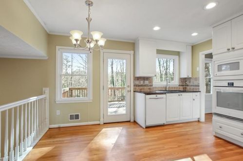 6768 Lockridge Dr, Atlanta GA  30360-1561 exterior