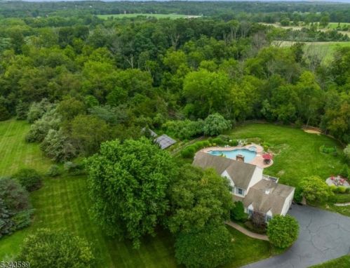 202 Low Ct, Flemington, NJ 08822-7063
