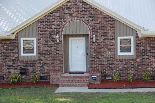 212 Sandra Ln, Ladson, SC 29456-4835