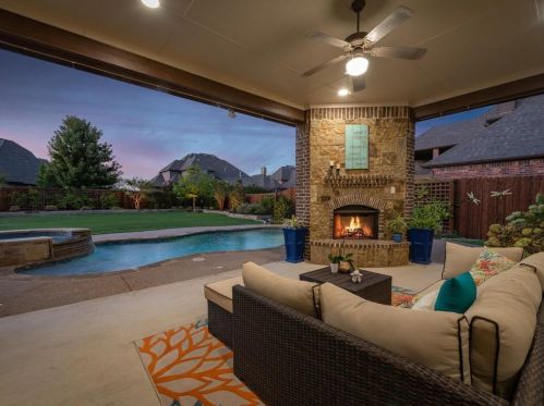 8957 Glendara Dr, Fort Worth TX  76182-7535 exterior