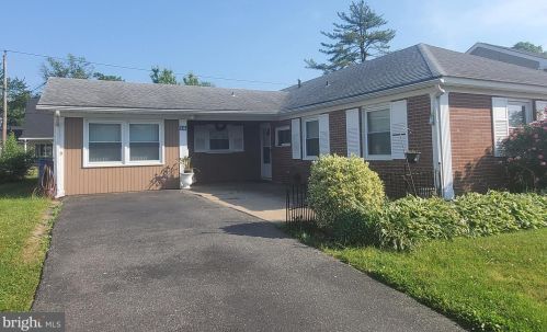 56 Messenger Ln, Willingboro, NJ 08046-2929