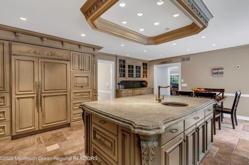 23 Oxford Dr, Tinton Falls NJ 07712-3265 exterior