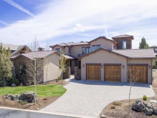 66115 Pronghorn Estates Dr, Bend OR  97701-0127 exterior