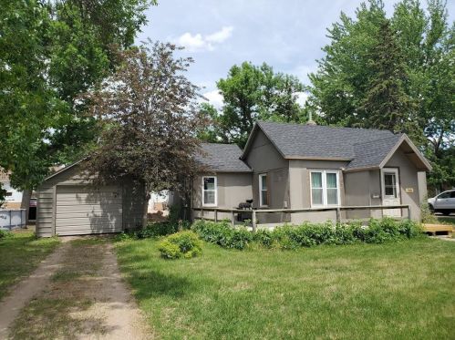 164 12th St, Windom, MN 56101-1550
