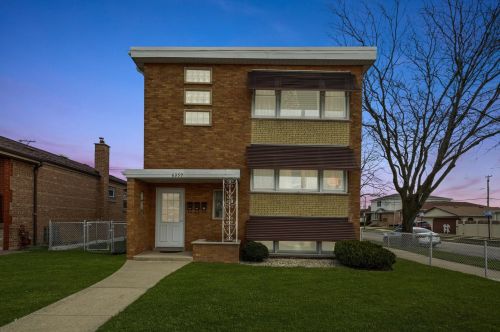 6357 Narragansett Ave, Chicago, IL 60638-5030
