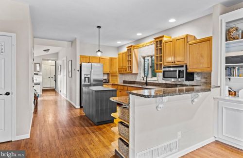 646 Maple Ave, Tavistock NJ 08033-1147 exterior