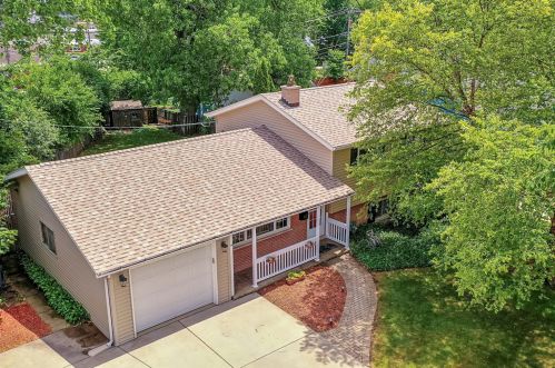 11 Hi Lusi Ave, Mount Prospect, IL 60056-3022