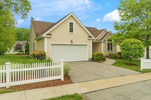 16 Regatta Dr, Niantic, CT 06357-1644