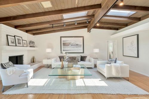 5942 Ostrom Ave, Van Nuys, CA 91316-1452