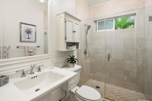 5576 Poola St, Honolulu HI  96821-1565 exterior