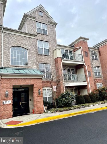 12161 Abington Hall Pl, Herndon, VA 20190-5827