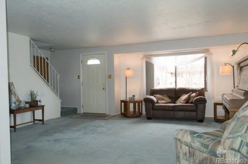 8632 Briarwood Blvd, Englewood, CO 80112-1325