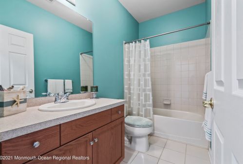 631 Ml Pond Way, Tinton Falls NJ 07724-2478 exterior