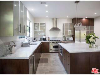 800 Harper Ave, Los Angeles CA  90046-6804 exterior
