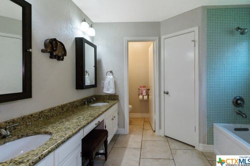 12215 Arrowwood Dr, Austin TX  78727-5868 exterior