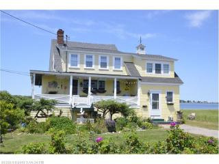 19 Mile Stretch Rd, Biddeford, ME 04005-9271