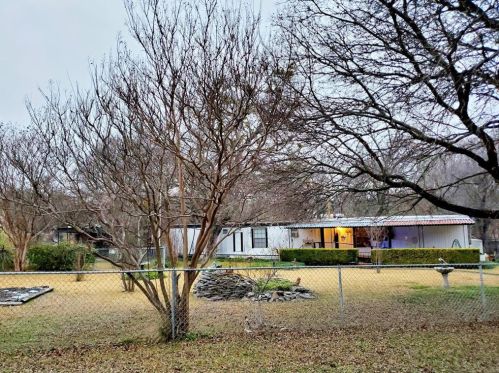 6099 Rolling Meadow Trl, Fort Worth TX  76135-5242 exterior