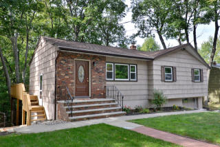 30 Cannonball Rd, Midvale, NJ 07465-1044