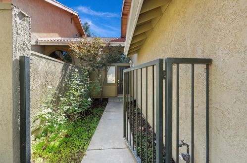 1272 Winged Foot Dr, Upland, CA 91786-7830