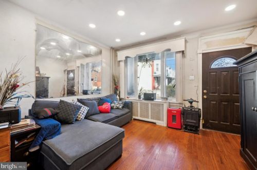 1816 24th St, Philadelphia, PA 19145-1818