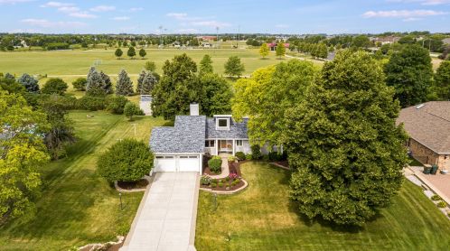 11150 Highland Dr, Naperville, IL 60564-8074