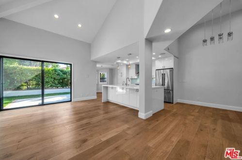 1 Coronado Ct, Manhattan Beach, CA 90266-7233