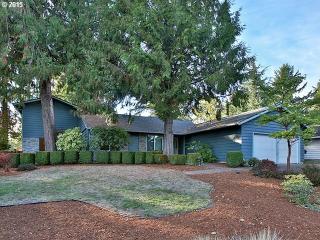 8265 Carmel Ct, Portland, OR 97223-6949