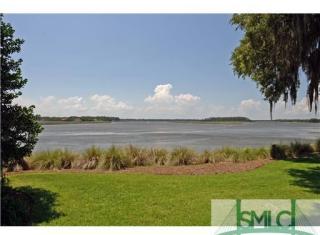 11 Back River Cir, Savannah, GA 31411-3054