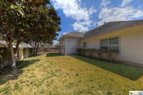 115 Parkridge Cir, Seguin TX 78155-7157 exterior