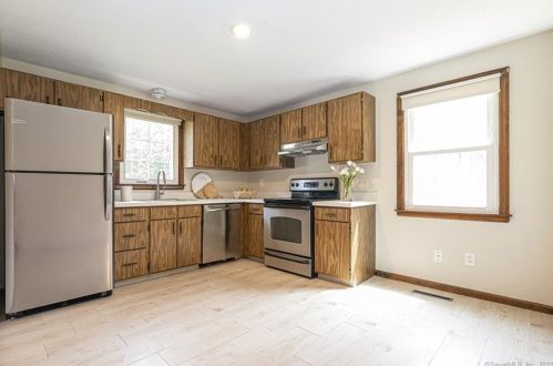 105 Hobart St, Southington CT  06489-3351 exterior