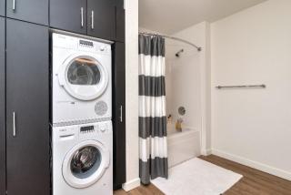 1515 21st Ave, Portland OR  97209-4833 exterior