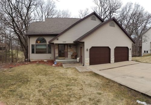 1257 Trail Dr, Nelson, IL 61021-3296
