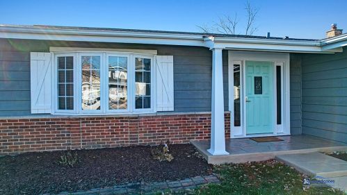 1835 Locust Ln, Mount Prospect, IL 60056-4405