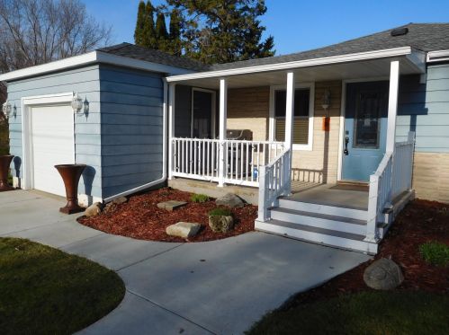 10 8th Ave, Erdahl, MN 56531-4717
