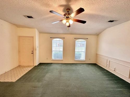 7708 Liz Ln, Fort Worth TX  76148-2421 exterior