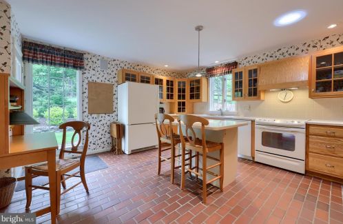 142 Bentley Ln, Lancaster PA  17603-6204 exterior