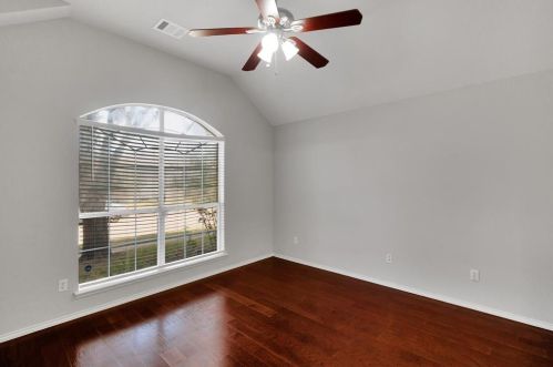 1713 Mapleleaf Dr, Garland TX 75040-8911 exterior