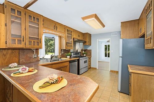 4645 Holyoke Pl, Riverside CA  92507-5850 exterior