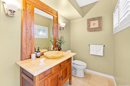 688 Kaulana Pl, Honolulu HI  96821-2533 exterior