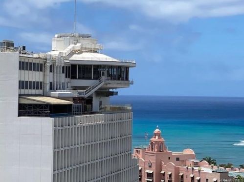 364 Seaside Ave, Honolulu HI  96815-2532 exterior