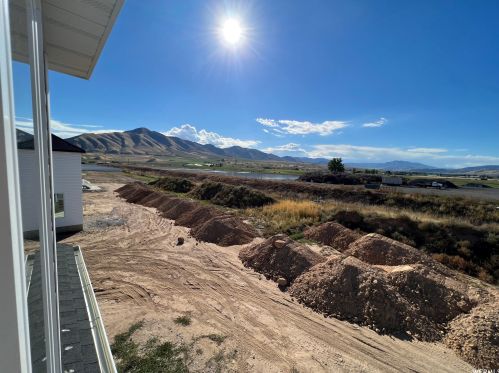 492 600, Hyrum UT 84319-1763 exterior